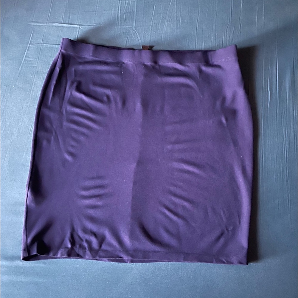 Forever 21 Navy Blue Mini Skirt in Size 2X!